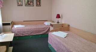 Гостиница Rial Вятские Поляны Бюджетный двухместный номер с 2 отдельными кроватями-5